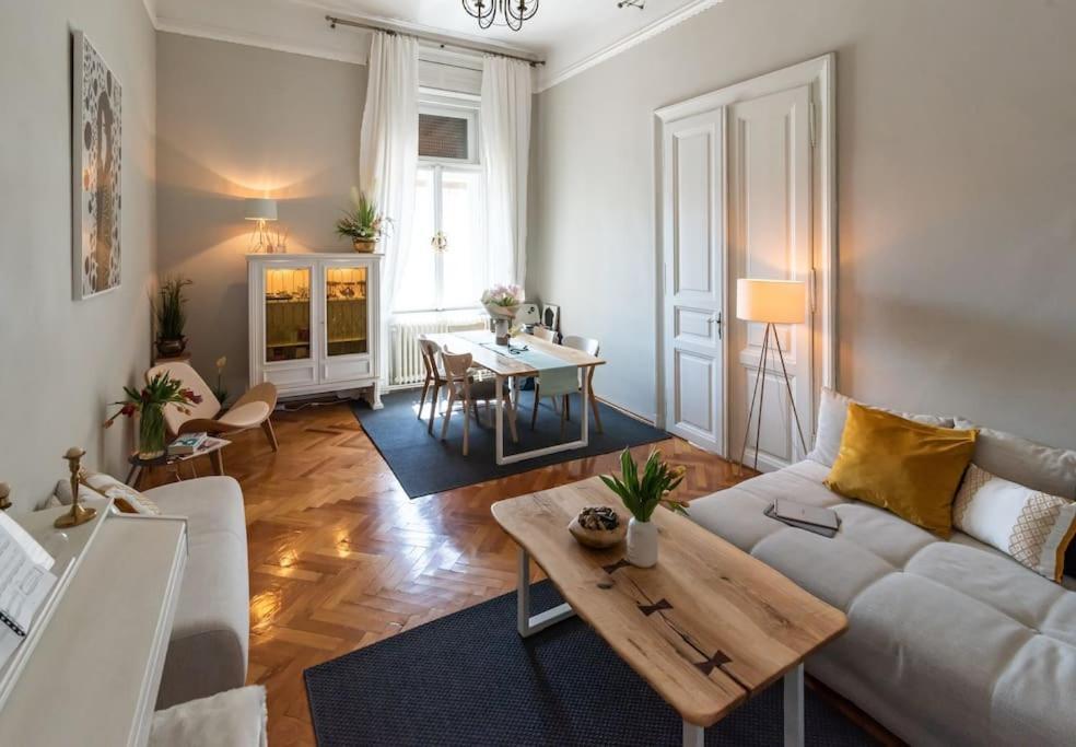 Apartment No.8: Lovely & Cosy 3-room Heart Of The