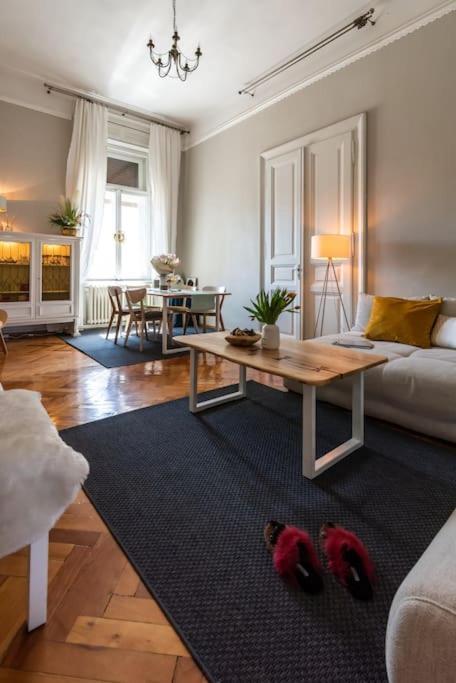 Apartment No.8: Lovely & Cosy 3-room Heart Of The *